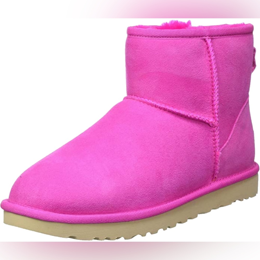 NEW UGGS pink.